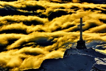 Misterios religiosos 2 – Diálogo entre monoteísta y trinitario