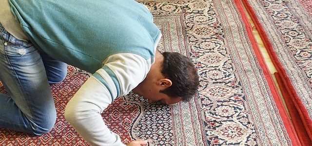 Posturas de la oración islámica halladas en la Biblia